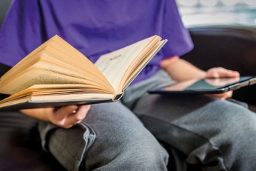 كُتُب ومجلات الأطفال الورقية إلى أين؟
